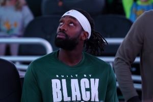 谨慎!贝弗利:我不和不认识的人打牌 要玩也不能超过1000块