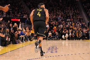 今日勇士VS雄鹿!队记:摩西-穆迪状态升级为可以出战!