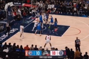 车轮战我也不惧!哈登外线单挑卡鲁索 上篮再次命中