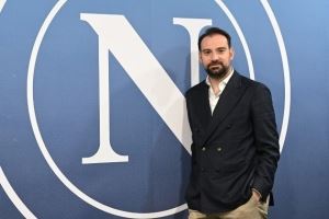 那不勒斯总监:德布劳内受伤影响很大,正在评估引进新中场的机会