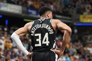 逆天!字母哥今天32投16中 命中率竟是赛季新低&首次低于60%